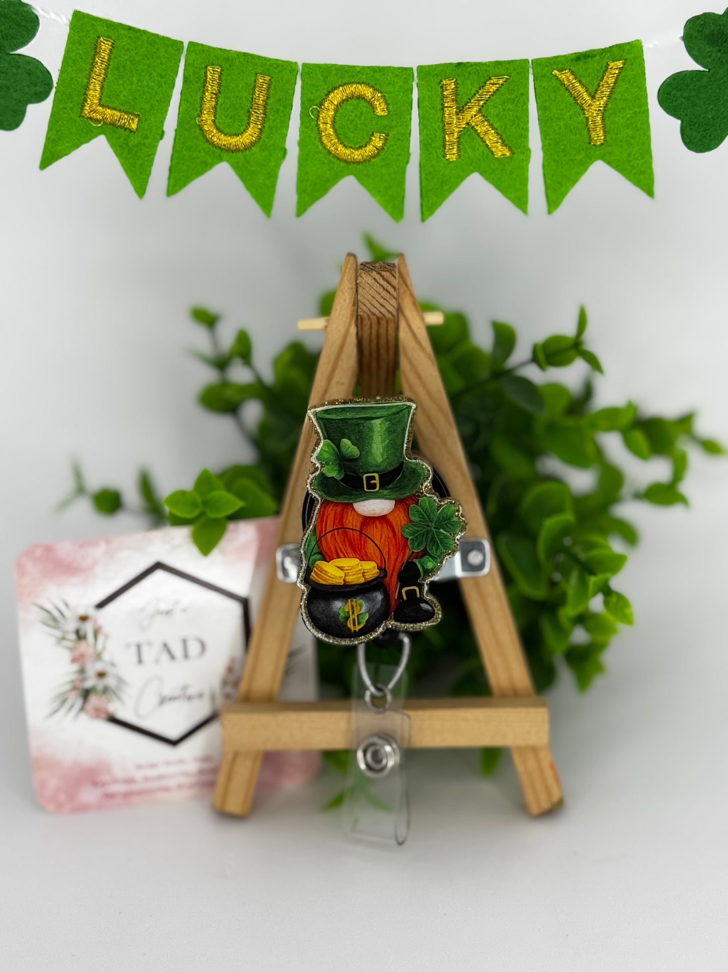 Gnome with Gold Interchangeable Badge Topper