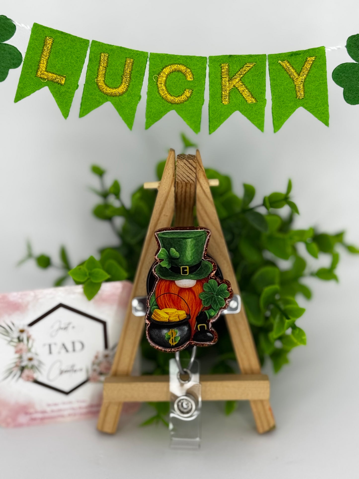 Gnome with Gold Interchangeable Badge Topper