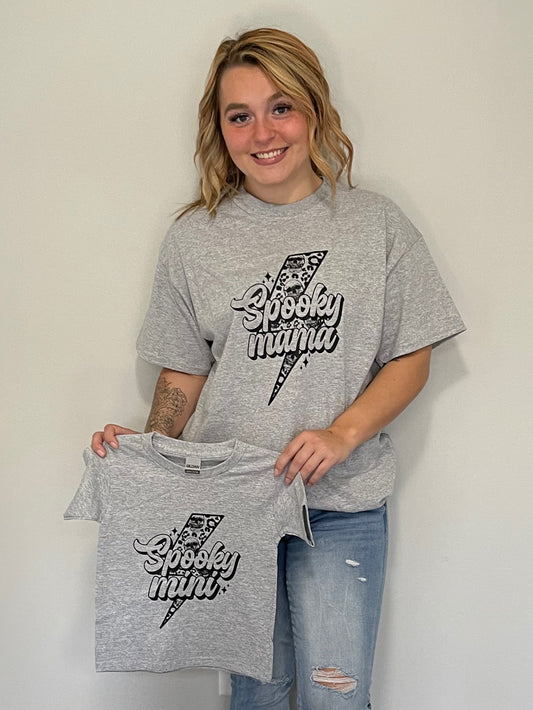 Spooky Mama Graphic Short Sleeve T-shirt